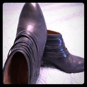 Clarks brand  booties leather, worn once, black.